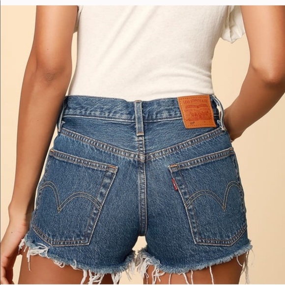 LEVIS SHORTS - Picture 2 of 5